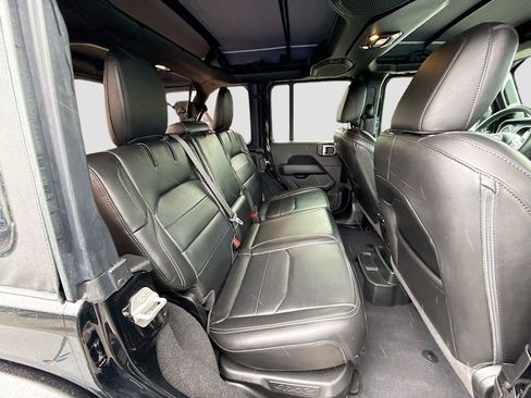 Used 2023 Jeep Wrangler Unlimited Sahara AWD/4WD image 32