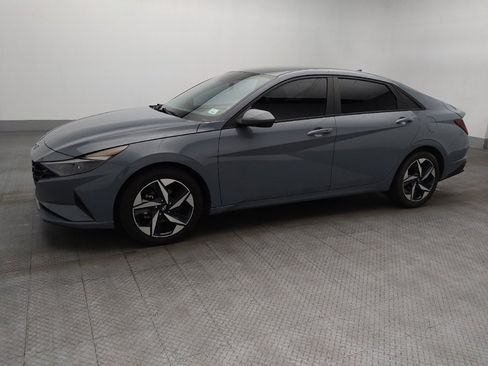 Used 2023 Hyundai Elantra SEL w/ Convenience Package image 2