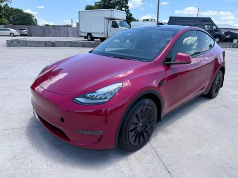 Used 2022 Tesla Model Y Long Range AWD/4WD image 40
