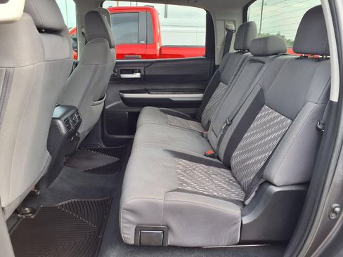 Used 2021 Toyota Tundra SR5 w/ SR5 Upgrade Package AWD/4WD image 25