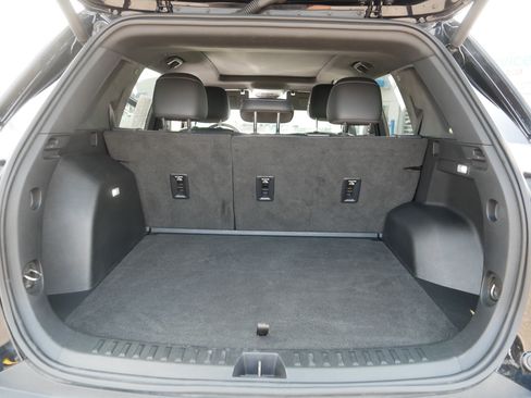 Used 2025 Chevrolet Equinox LT w/ Convenience Package II AWD/4WD image 18