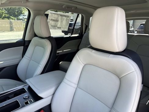 New 2026 Lincoln Aviator 2WD image 22