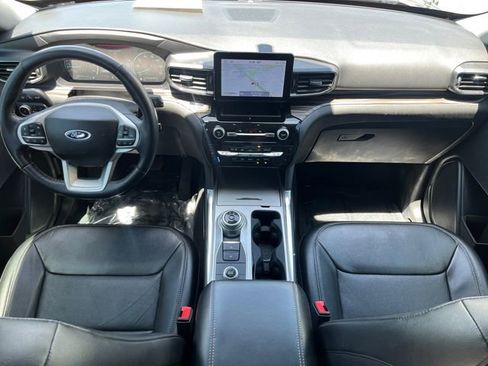 Used 2023 Ford Explorer Limited AWD/4WD image 12