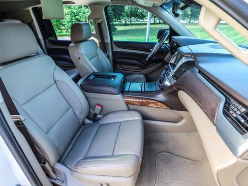 Used 2020 Chevrolet Suburban Premier image 52