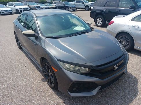 Used 2018 Honda Civic Sport image 2