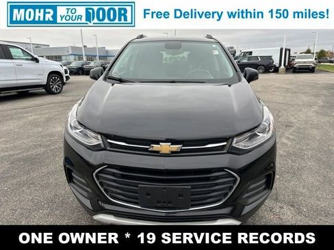 Used 2019 Chevrolet Trax LT w/ LT Convenience Package image 2