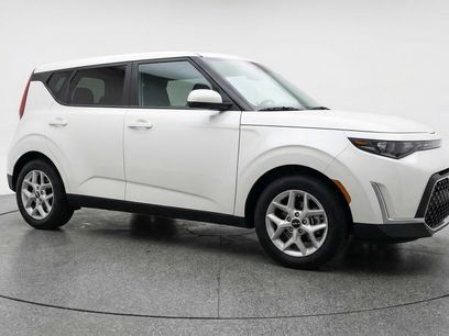 Used 2025 Kia Soul LX w/ LX Technology Package