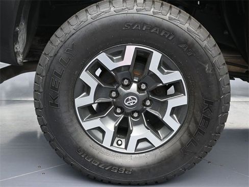 Used 2023 Toyota Tacoma TRD Sport image 9