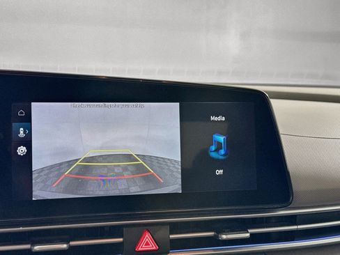 Used 2025 Hyundai Elantra SEL FWD image 22