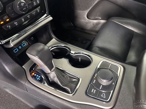 Certified 2020 Jeep Grand Cherokee Limited w/ Trailer Tow Group IV image 20