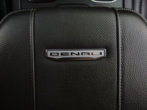 Used 2026 GMC Sierra 3500 Denali w/ Denali Reserve Package image 13