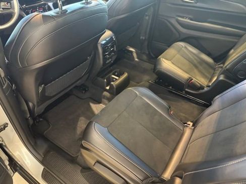 New 2025 Jeep Grand Cherokee L Altitude image 19