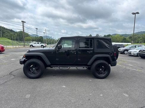 Used 2015 Jeep Wrangler Unlimited Sport w/ Quick Order Package 23S AWD/4WD image 5