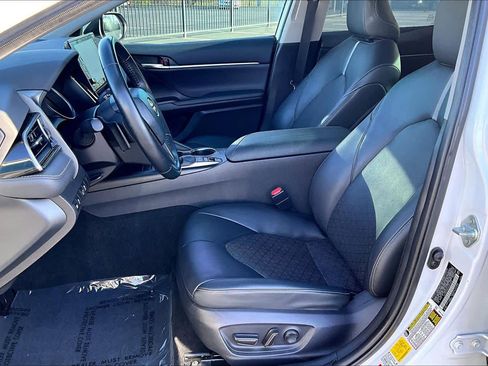 Used 2022 Toyota Camry XSE image 7