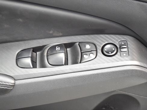 Used 2025 Nissan Altima 2.5 SV image 15