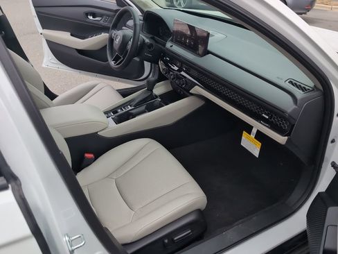 New 2025 Honda Accord EX-L image 17