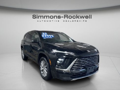Used 2025 Buick Enclave Preferred AWD/4WD image 7
