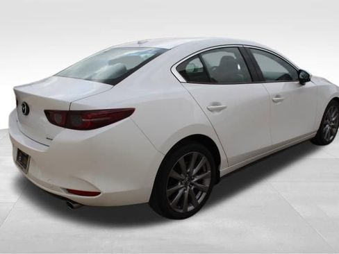 Used 2019 MAZDA MAZDA3 Sedan w/ Premium Package image 4
