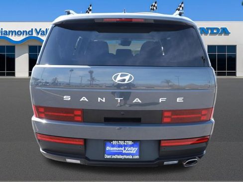Used 2025 Hyundai Santa Fe SEL FWD image 5