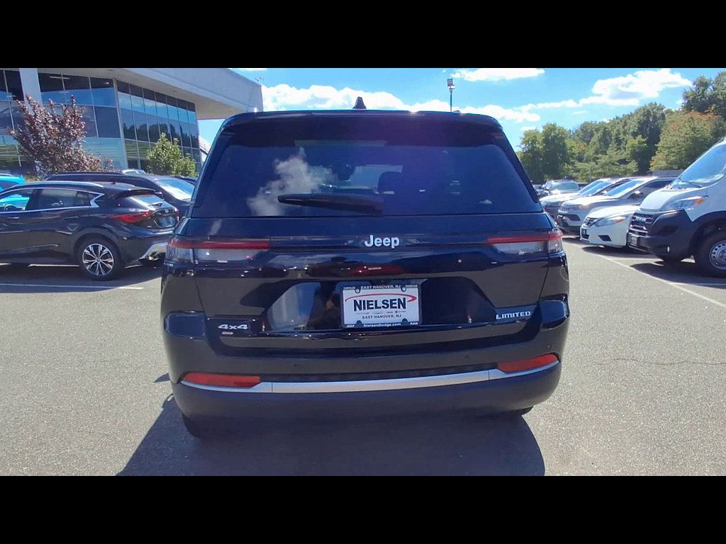 Used 2026 Jeep Grand Cherokee Limited AWD/4WD image 7