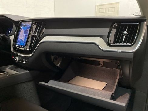 Used 2025 Volvo XC60 B5 Plus image 84