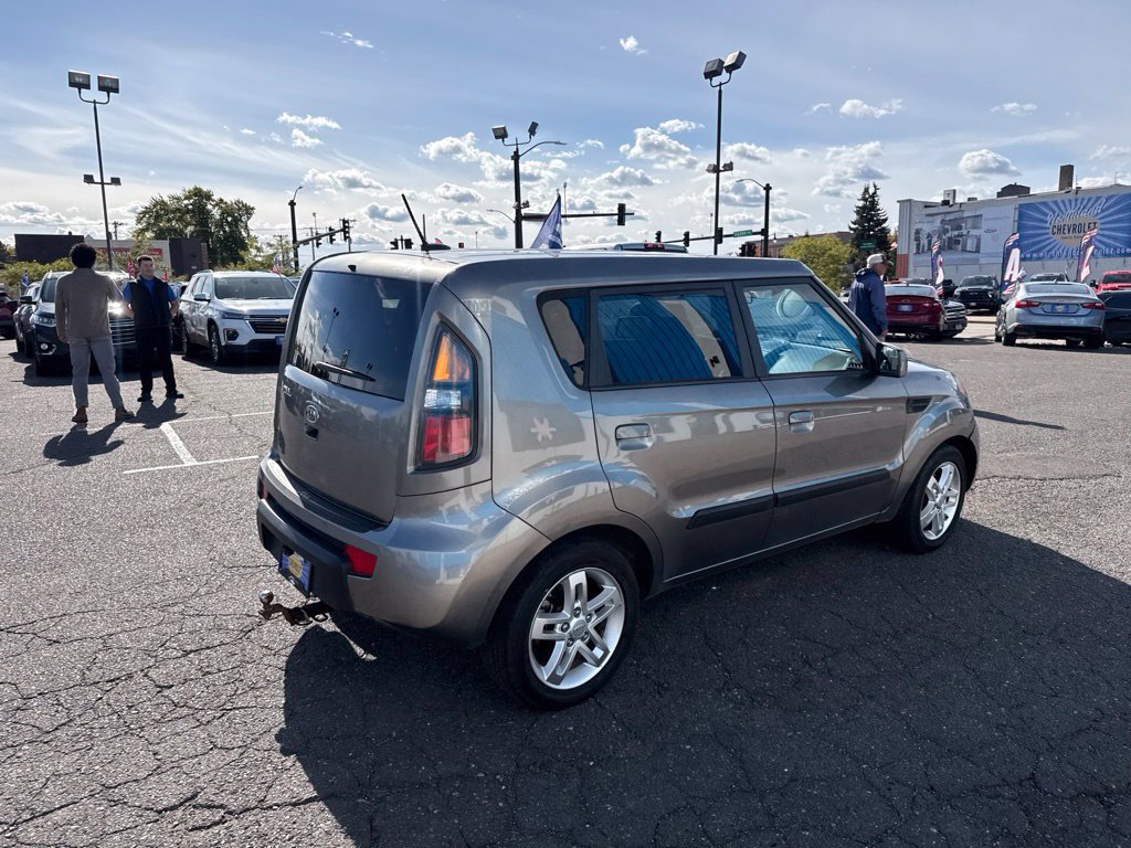 Used 2010 Kia Soul + FWD image 10