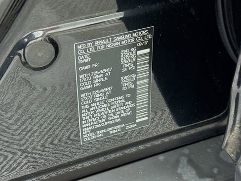 Certified 2018 Nissan Rogue SV image 31