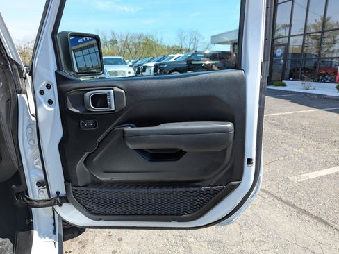 Used 2024 Jeep Wrangler Sport AWD/4WD image 29