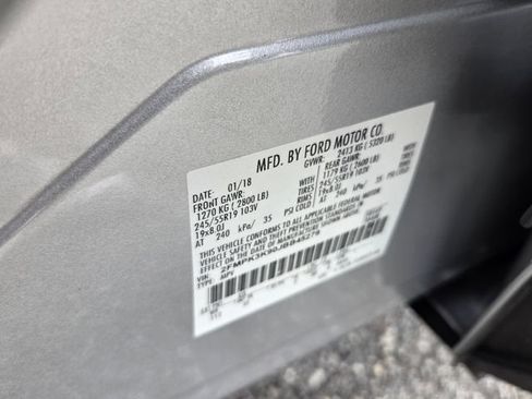 Used 2018 Ford Edge Titanium w/ Technology Package FWD image 19