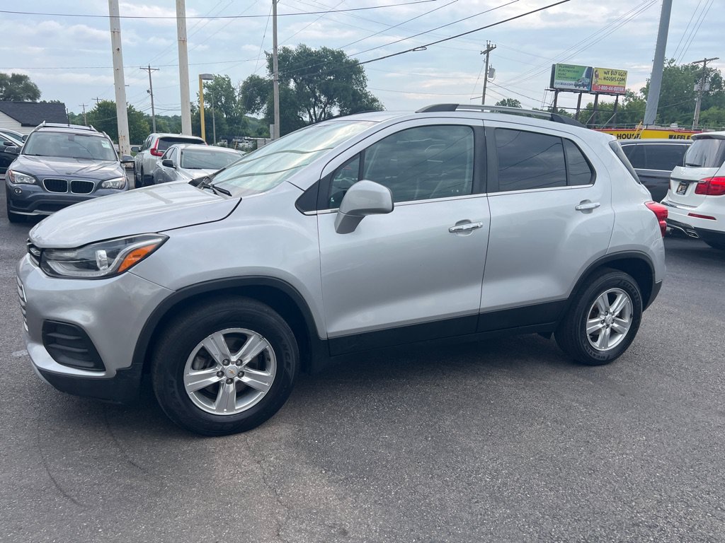 Used 2018 Chevrolet Trax LT w/ LT Convenience Package AWD/4WD image 11