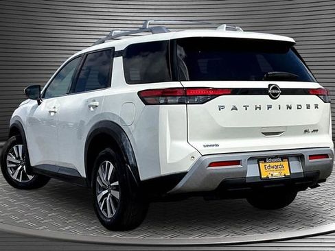 Used 2022 Nissan Pathfinder SL AWD/4WD image 4