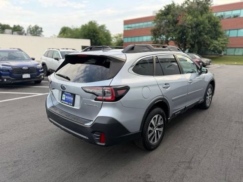 Used 2021 Subaru Outback Premium AWD/4WD image 6