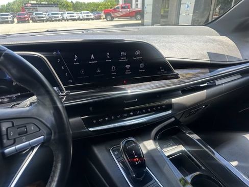 Used 2022 Cadillac Escalade Sport w/ Touring Package AWD/4WD image 18