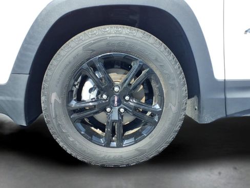 Used 2023 GMC Terrain AT4 AWD/4WD image 4