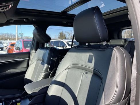 New 2026 Jeep Grand Cherokee Limited AWD/4WD image 15
