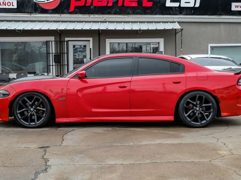 Used 2019 Dodge Charger R/T image 14