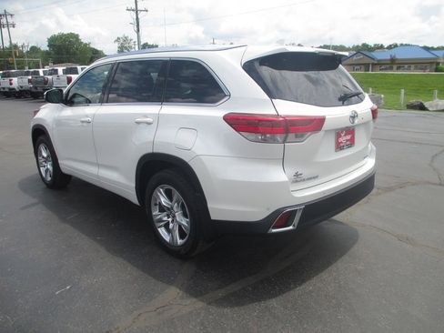 Used 2019 Toyota Highlander Limited AWD/4WD image 9