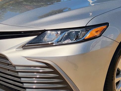 Used 2023 Toyota Camry LE FWD image 6