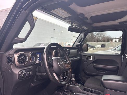 Used 2020 Jeep Wrangler Unlimited Sport S image 3