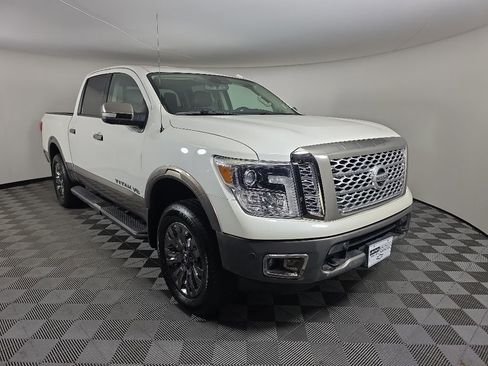 Used 2019 Nissan Titan Platinum Reserve w/ Platinum Utility Package AWD/4WD image 7
