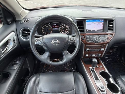 Used 2017 Nissan Pathfinder Platinum image 31