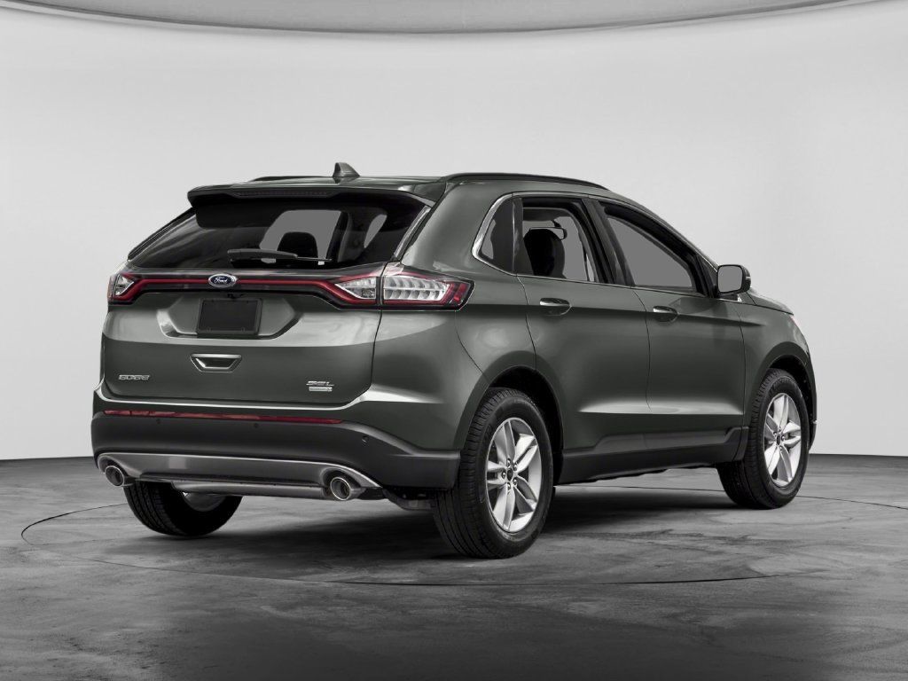 Used 2018 Ford Edge SEL w/ Class II Trailer Tow Package AWD/4WD image 2