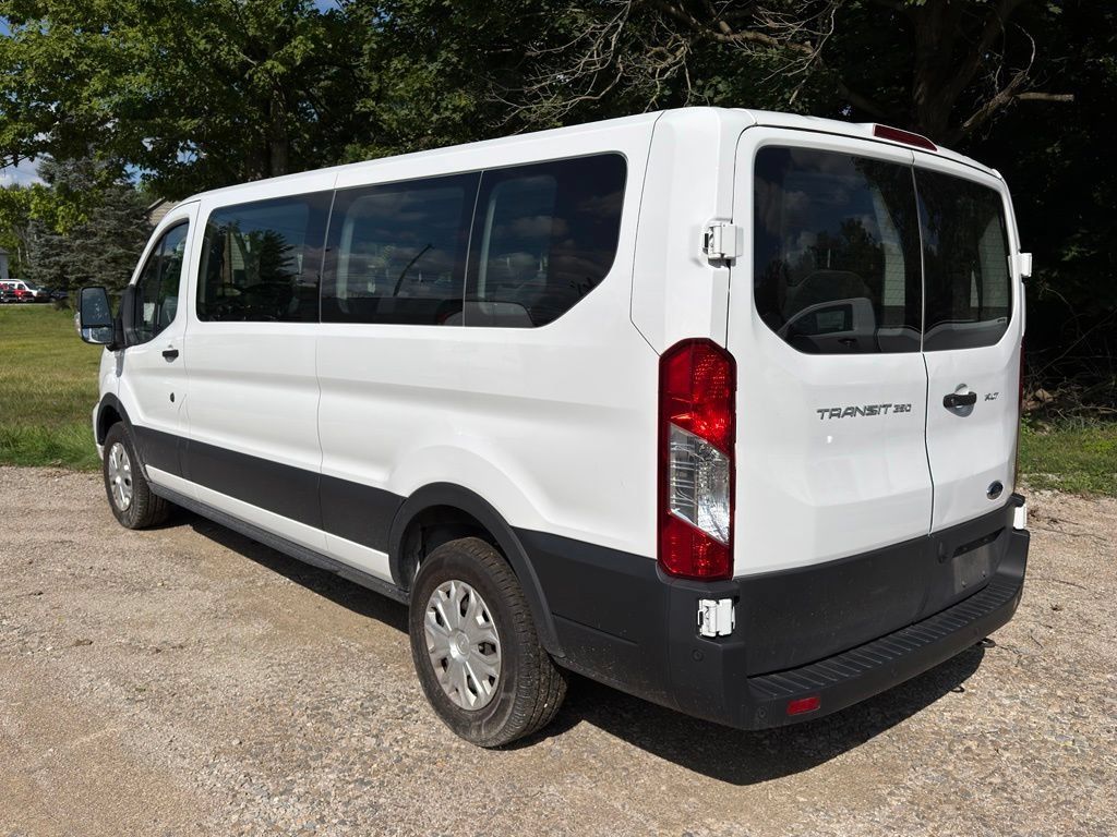 Used 2023 Ford Transit 350 XLT RWD image 8