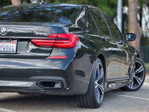 Used 2018 BMW 740i RWD image 12