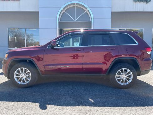 Used 2021 Jeep Grand Cherokee Laredo X image 2
