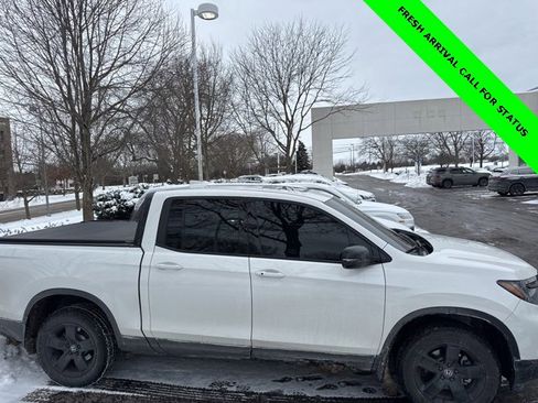 Certified 2025 Honda Ridgeline Black Edition image 6