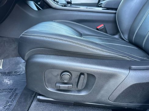 Used 2023 Land Rover Range Rover Velar R-Dynamic S image 14