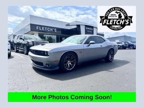 Used 2015 Dodge Challenger SRT w/ Technology Group RWD image 1