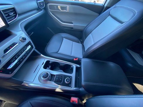 Certified 2022 Ford Explorer XLT w/ Equipment Group 202A image 53