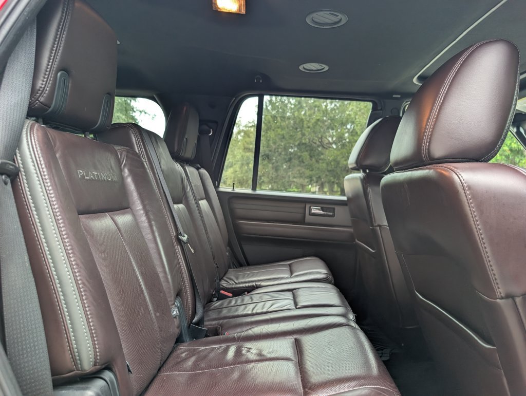 Used 2016 Ford Expedition Platinum RWD image 16